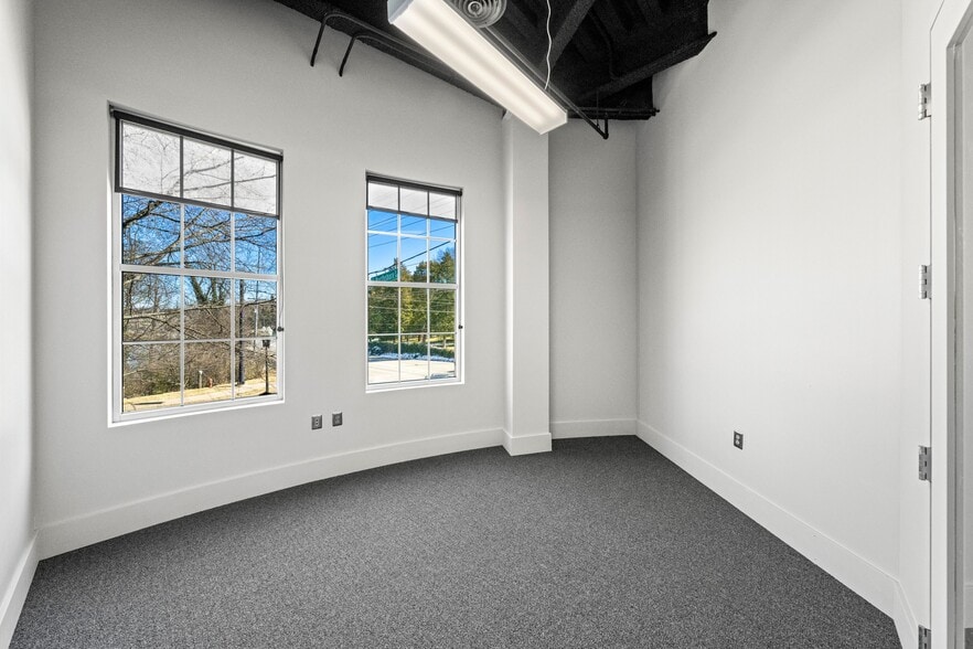 More Photos Of 2099 Thunderhead Rd, Knoxville Loft Creative Space For Lease
