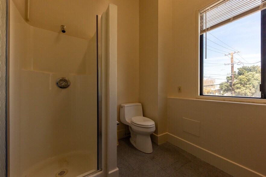 More Photos Of 1595 Fairfax Ave, San Francisco Warehouse For Lease
