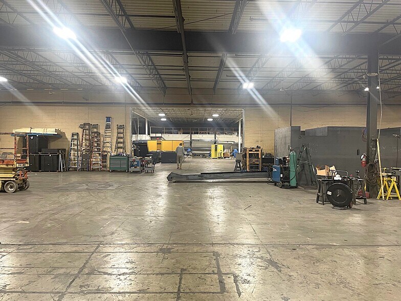 More Photos Of 50 Richard Rd, Warminster Light Manufacturing For Lease