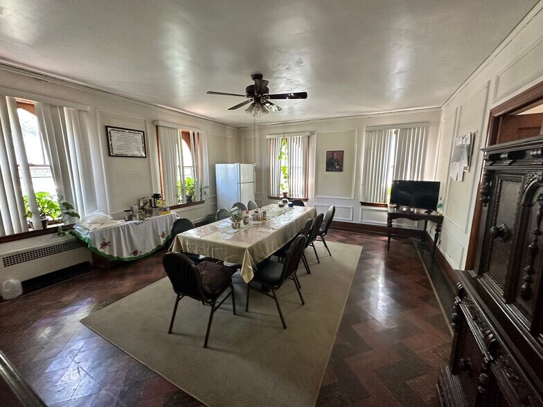 More Photos Of 8430 S Calumet Ave, Chicago Specialty For Sale