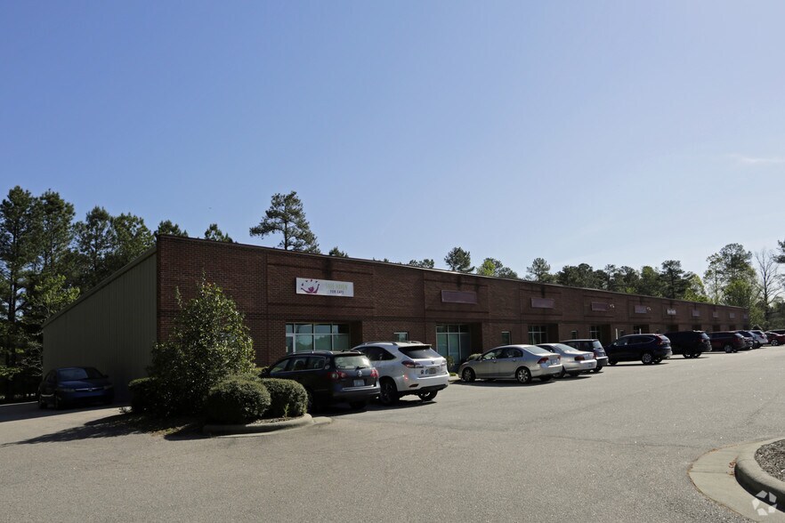 More Photos Of 8431 Garvey Dr, Raleigh Showroom For Lease