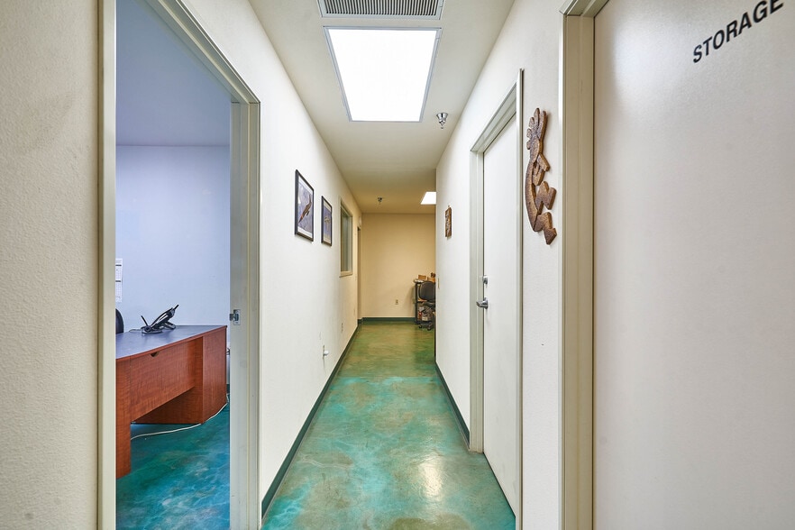 More Photos Of 590 S Grand Ave, San Jacinto Service For Sale