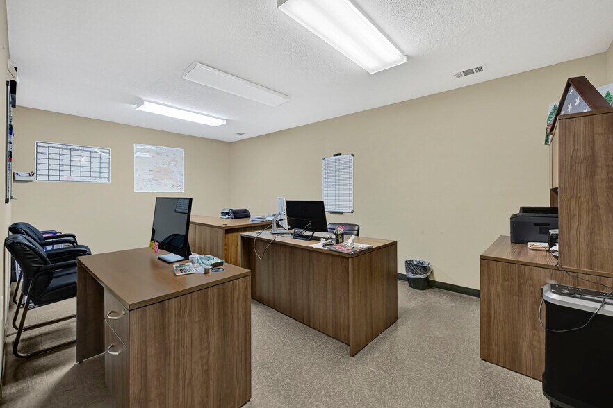 More Photos Of 1106 Witter St, Pasadena Industrial For Sale