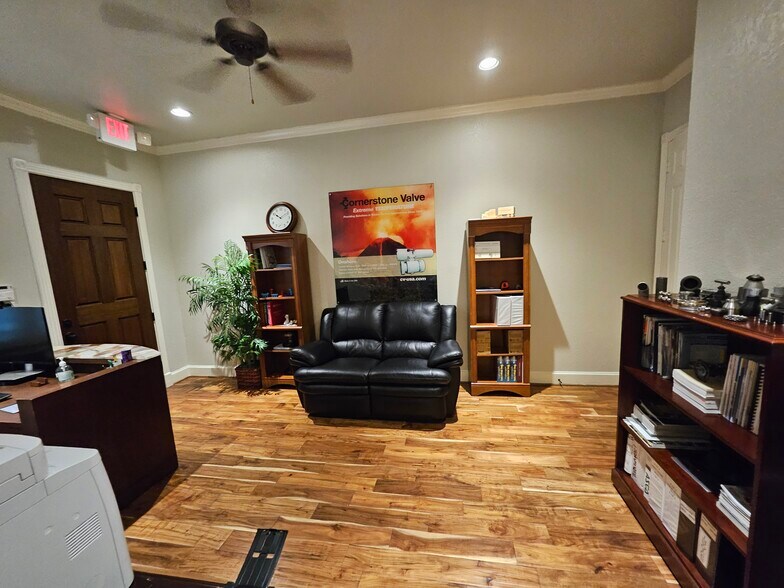 More Photos Of 1804 Snake River Rd, Katy Medical For Lease