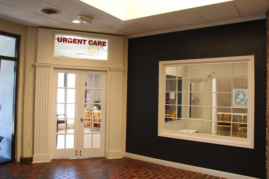 More Photos Of 20311 Mack Ave, Grosse Pointe Office For Lease