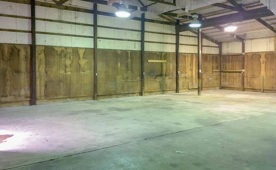 More Photos Of 1126 Old Route 66, Saint Robert Office For Sale