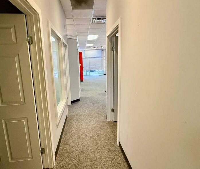 More Photos Of 5212 48 St, Red Deer Office For Lease