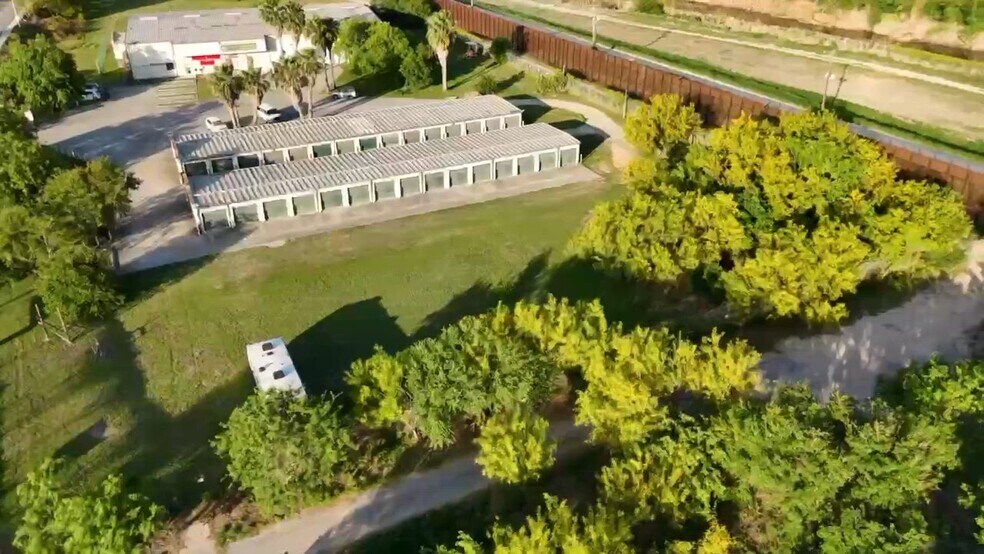 More Photos Of 36 Sam Pearl Blvd, Brownsville Self Storage For Sale