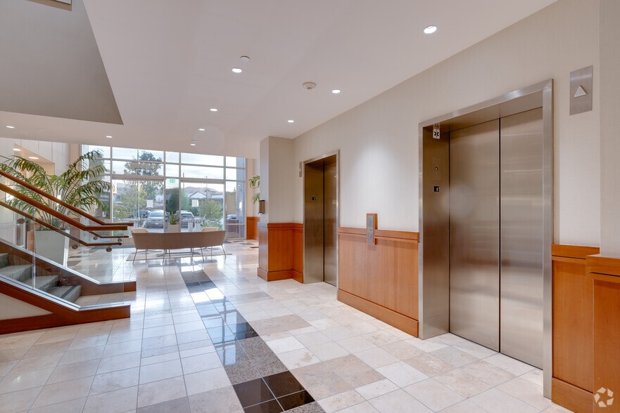 More Photos Of 25152 Springfield Ct, Valencia Unknown For Lease