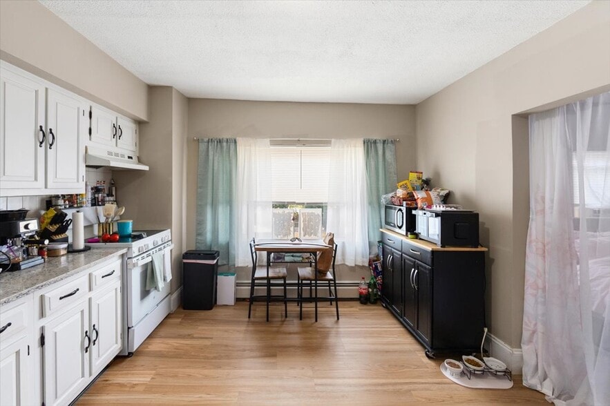 More Photos Of 82 Pond St, West Warwick Apartments For Sale