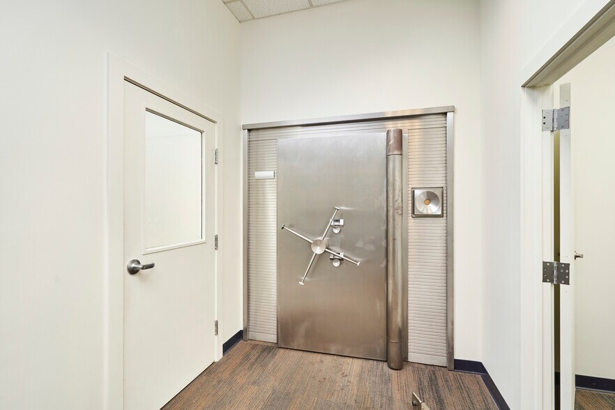 More Photos Of 1060 Kenmore Blvd, Akron Bank For Sale