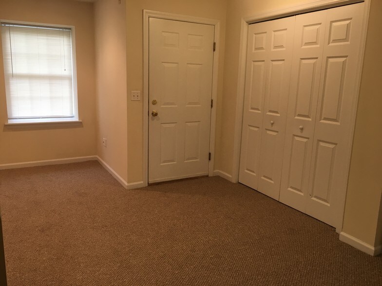 More Photos Of 141 Bellemonte Ave, Hawley Apartments For Sale