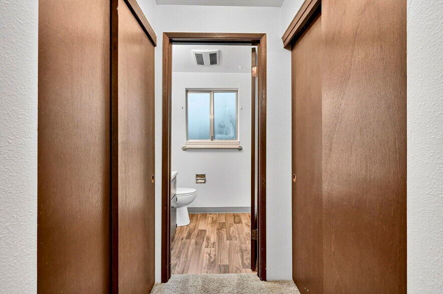 More Photos Of 17170 Beers Ave, Sandy Multifamily For Sale