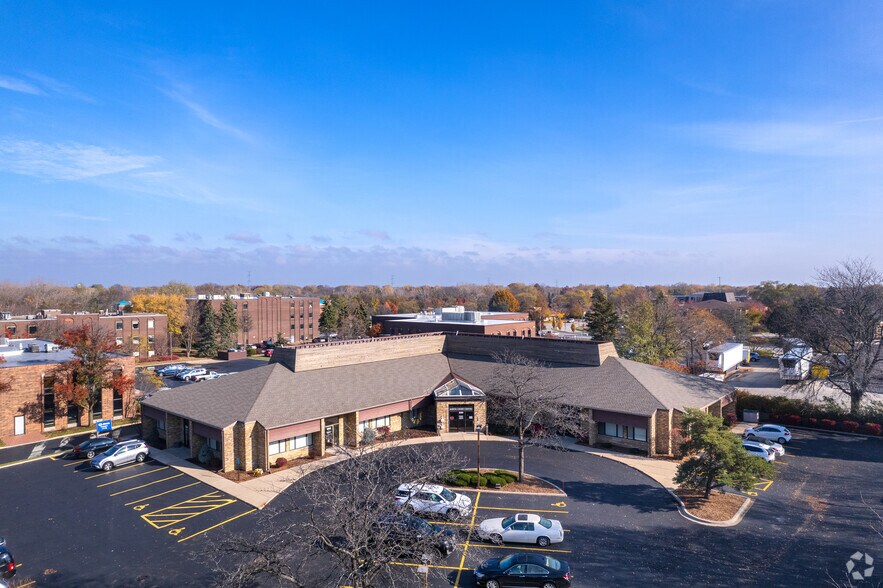 More Photos Of 236 E Northwest Hwy, Palatine Medical For Lease