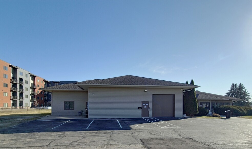 More Photos Of 3207 Laura Ln, Middleton Flex For Lease