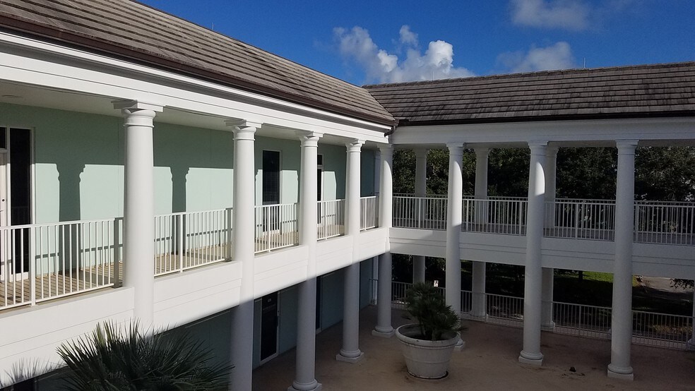 More Photos Of 3055 Cardinal Dr, Vero Beach Office For Lease