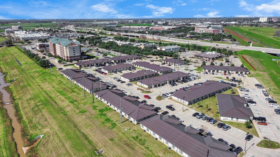 More Photos Of 800 Bonaventure Way, Sugar Land Medical For Sale