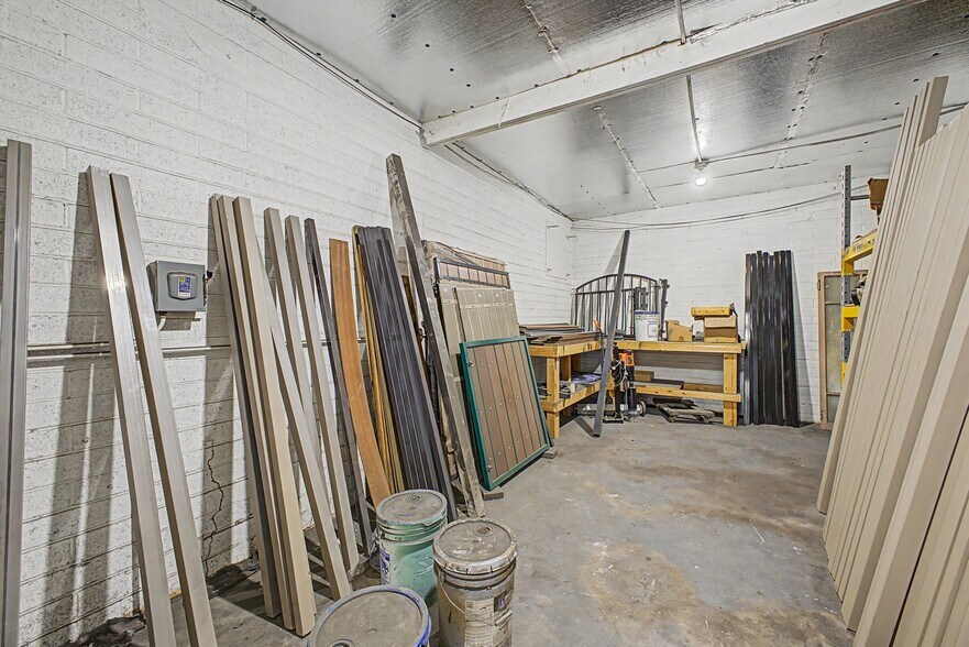 More Photos Of 6819 N 55th Dr, Glendale Warehouse For Lease