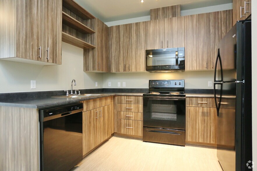 More Photos Of 913 S Jackson St, Seattle Apartments For Lease