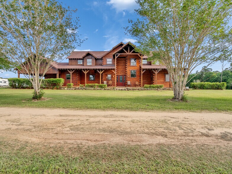 More Photos Of 325 Forest Service 217 Rd, Shepherd Specialty For Sale