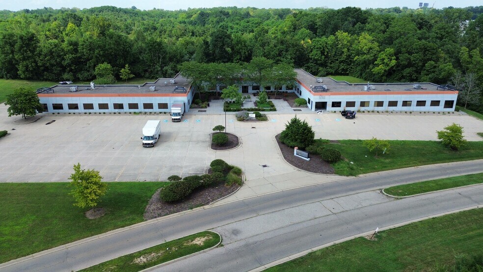 More Photos Of 1400 Commerce Center Dr, Franklin Office For Lease