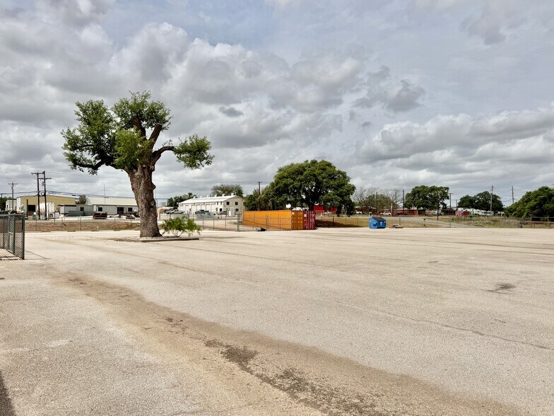 More Photos Of 1200 Bensdale Rd, Pleasanton Warehouse For Lease