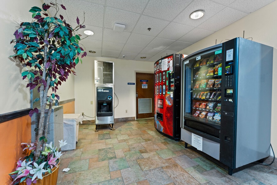 More Photos Of 10645 Reiger Rd, Baton Rouge Hotel For Sale