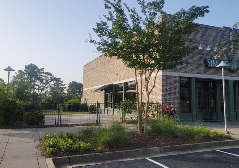 More Photos Of 6516 Kitten Lake Dr, Midland Restaurant For Lease