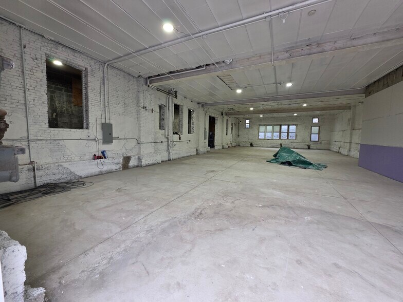 More Photos Of 129 11th St, Brooklyn Manufacturing For Lease