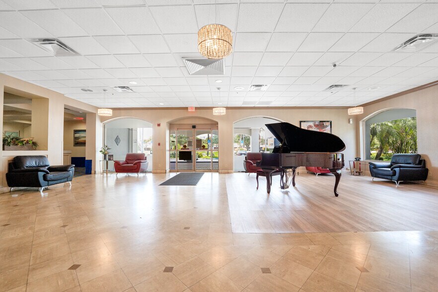 More Photos Of 5100 N State Road 7, Fort Lauderdale Hotel For Sale