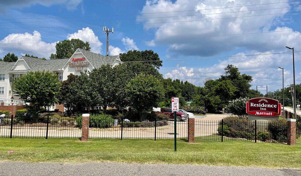 More Photos Of 4910 W Monkhouse Dr, Shreveport Hotel For Sale