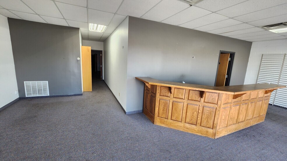 More Photos Of 8421 Center Dr, Spring Lake Park Research And Development For Lease