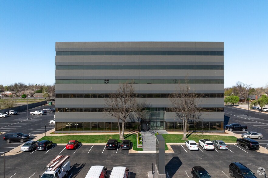 More Photos Of 6525 N Meridian Ave, Oklahoma City Office For Lease