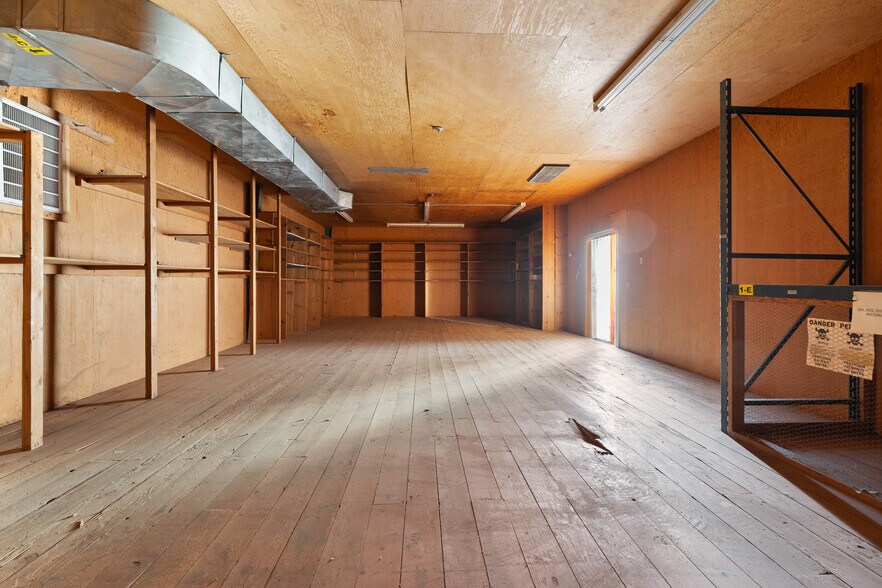 More Photos Of 220 E Commercial Ave, El Centro Manufacturing For Sale