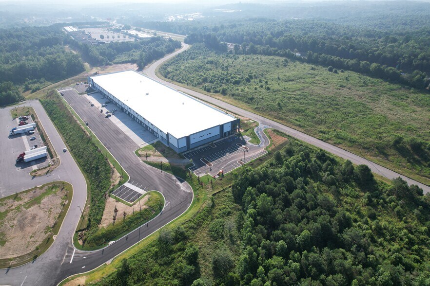 More Photos Of 1316 Steven B. Tanger Blvd, Commerce Distribution For Lease