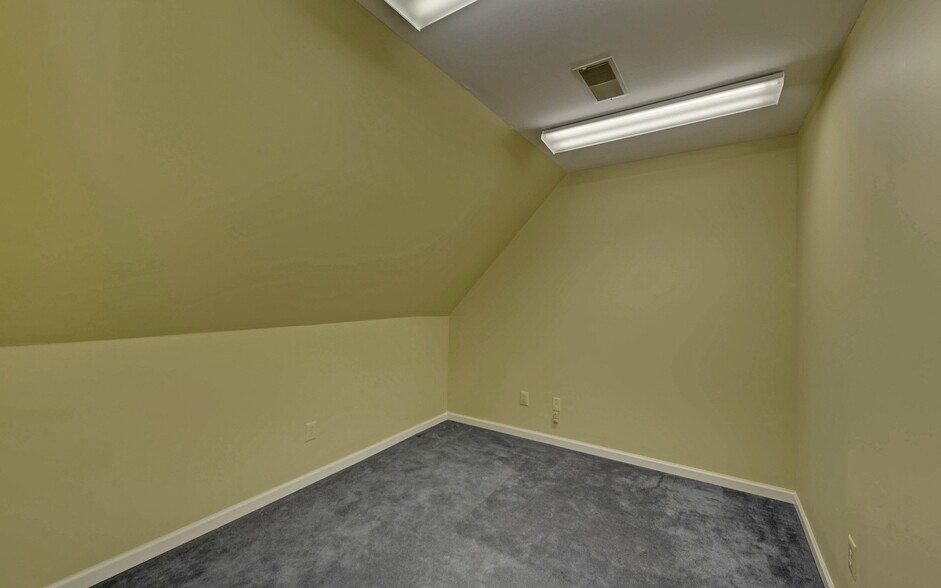 More Photos Of 131 W Savannah St, Toccoa Office For Lease