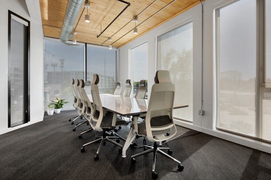 More Photos Of 3303 N Mississippi Ave, Portland Office For Lease