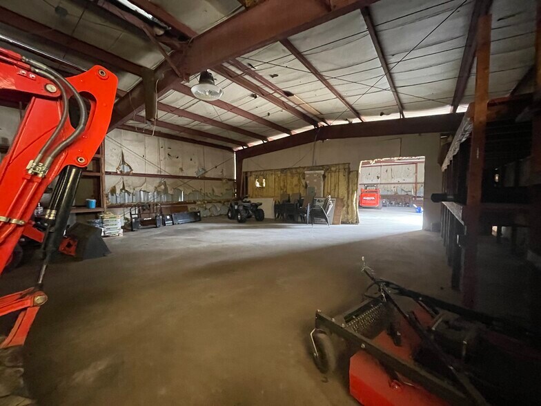 More Photos Of 55 Schoolhouse Rd, Whiting Warehouse For Lease