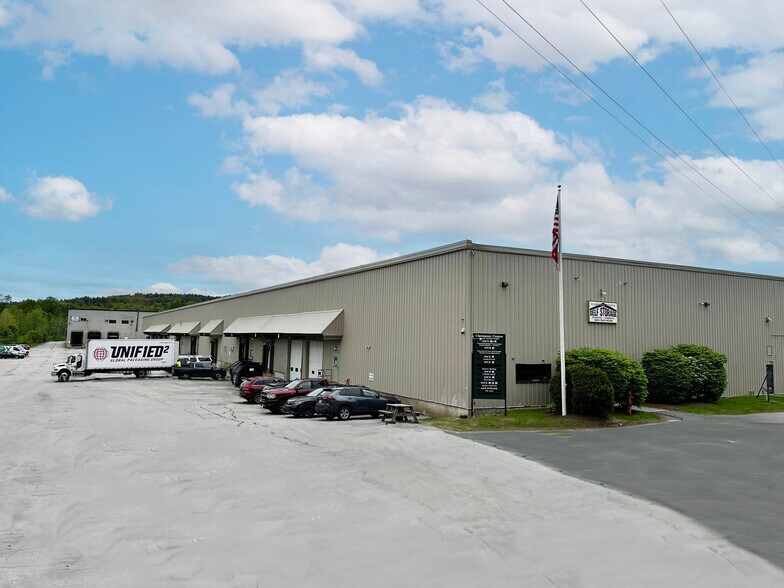 More Photos Of 425 Washington St, Claremont Warehouse For Lease