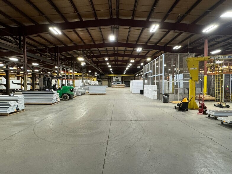 More Photos Of 2302 S North Rd, Grand Island Manufacturing For Lease