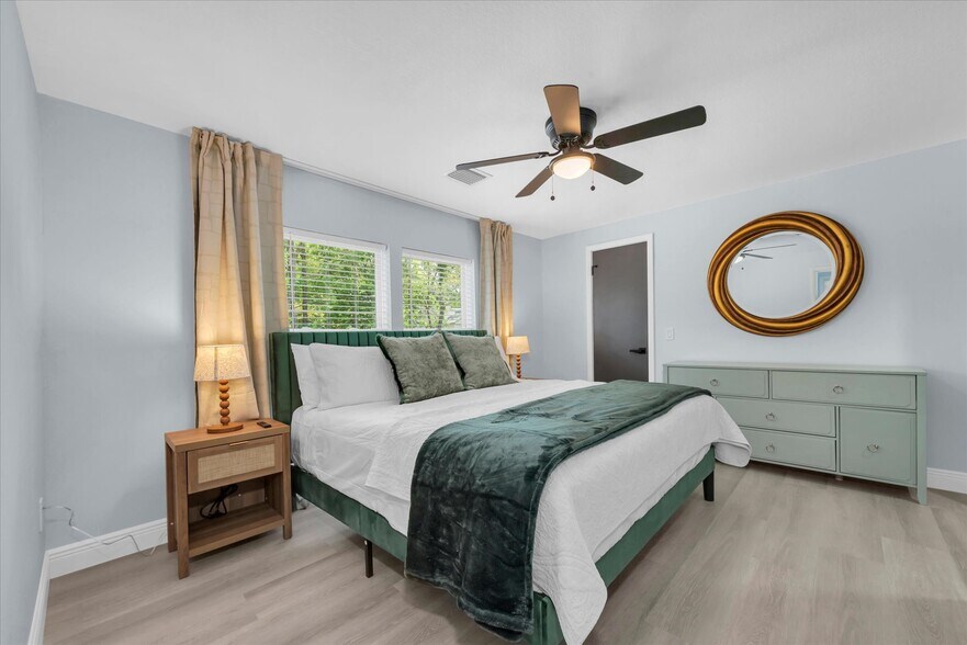 More Photos Of 4000 46th St N, Saint Petersburg Hospitality For Sale