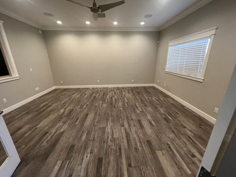 More Photos Of 16623 Yucca St, Hesperia Service For Lease