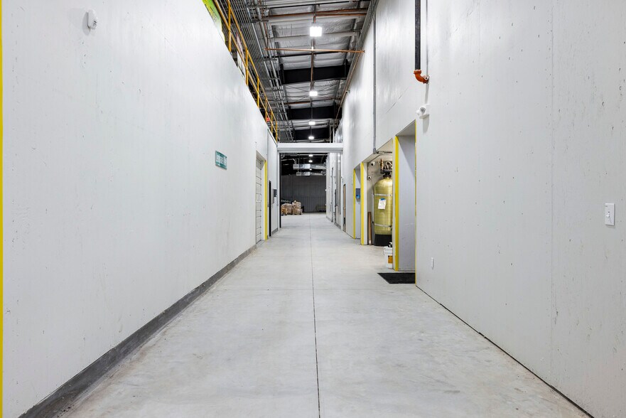 More Photos Of 1450 Enterprise Dr, Lemoore Warehouse For Sale