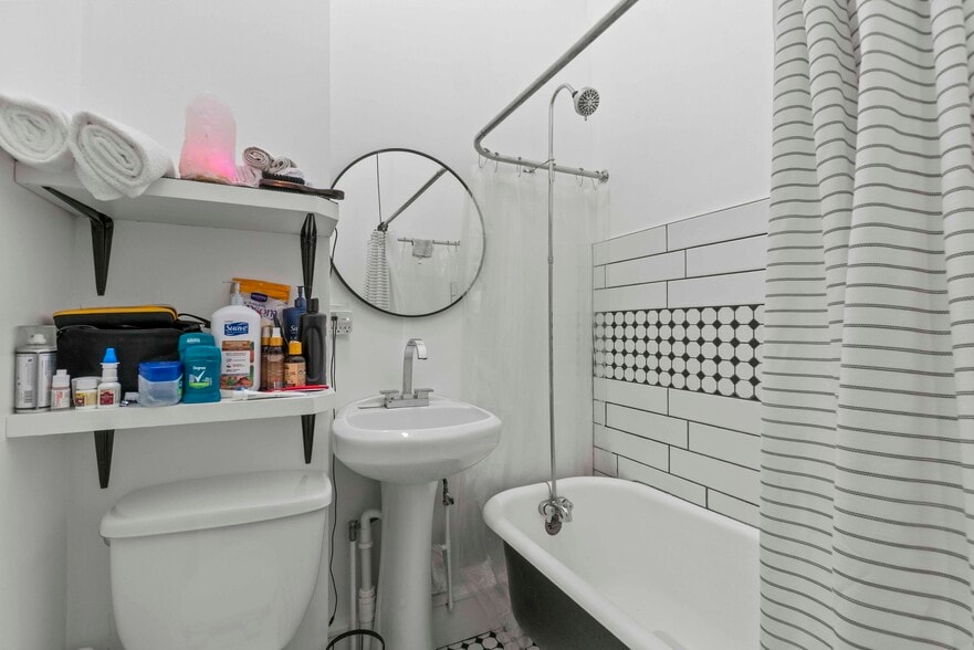 More Photos Of 1407 McCulloh St, Baltimore Apartments For Sale