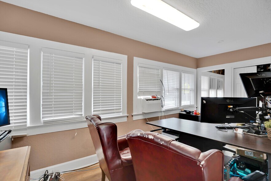 More Photos Of 901 E Washington St, Orlando Office For Sale