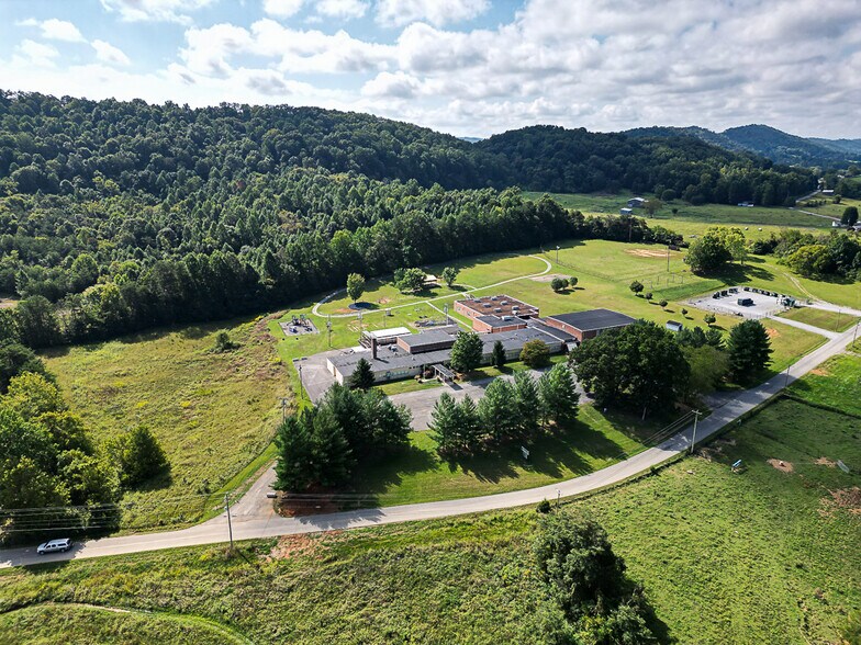 More Photos Of 3500 W Pines Rd, Greeneville Schools For Sale