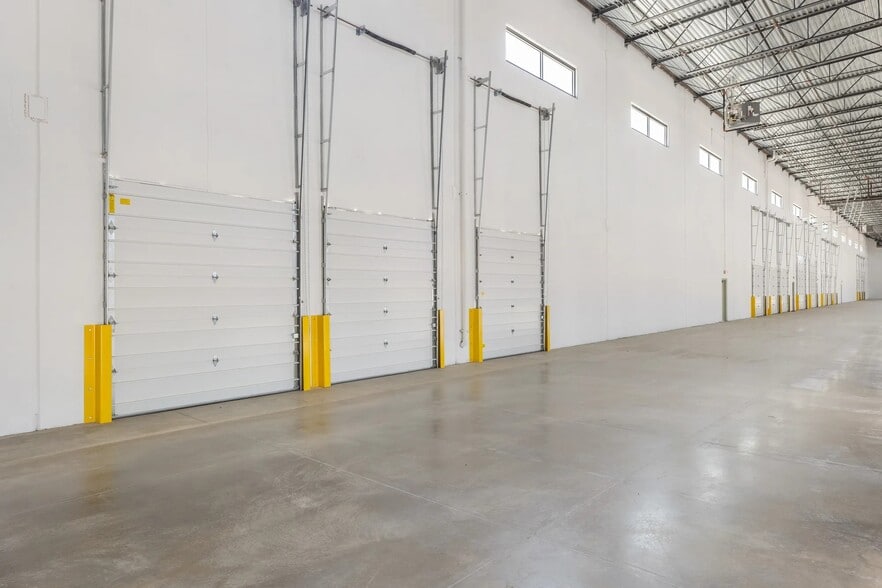 More Photos Of 19127 Red Label Ln, Caldwell Warehouse For Lease