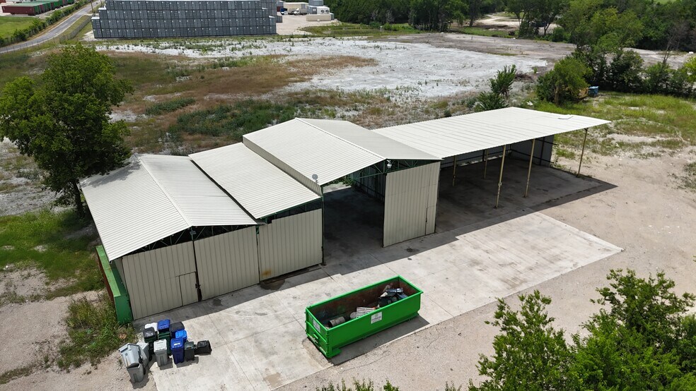 More Photos Of 601, 867, 906 Talco Rd, Lancaster Warehouse For Lease