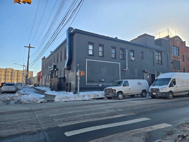 More Photos Of 600 Johnson Ave, Brooklyn Warehouse For Lease