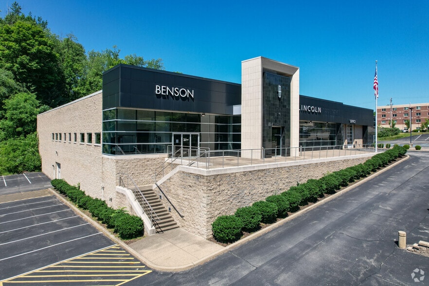 Primary Photo Of 4800 Clairton Blvd, Pittsburgh Auto Dealership For Lease